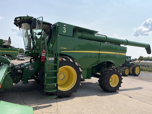 Image of John Deere S780 equipment image 4