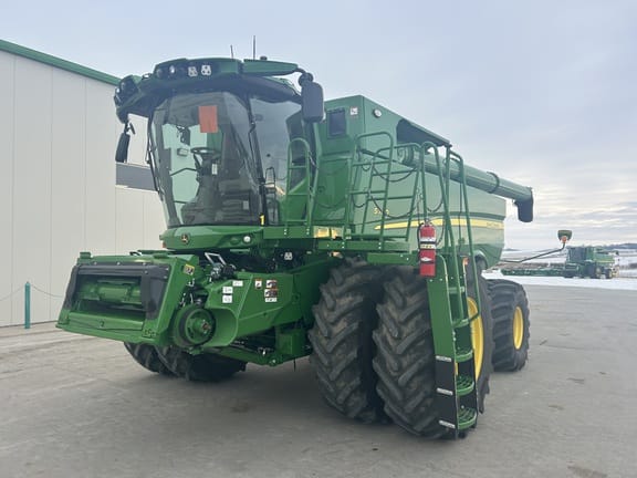 2024 John Deere S780 Equipment Image0