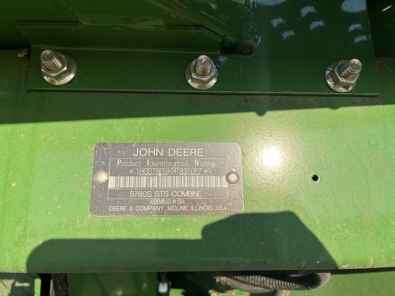 Image of John Deere S780 equipment image 1