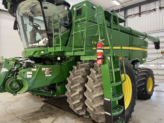 Main image John Deere S780