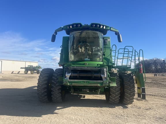 Image of John Deere S780 equipment image 3