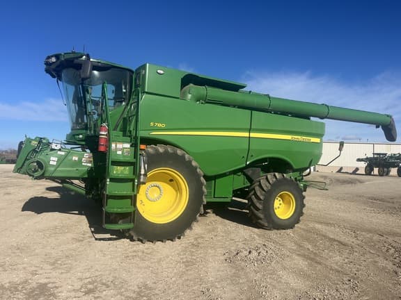 Image of John Deere S780 equipment image 1
