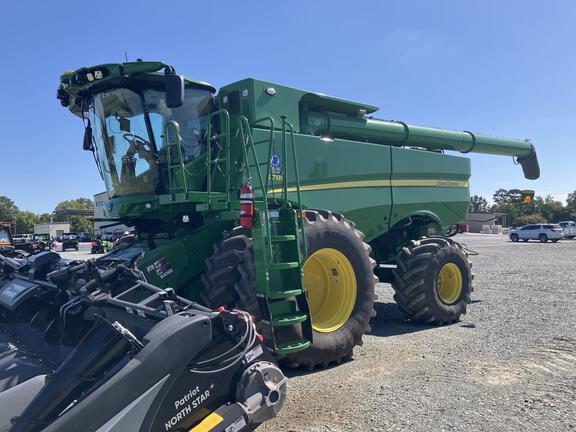 Image of John Deere S780 equipment image 1