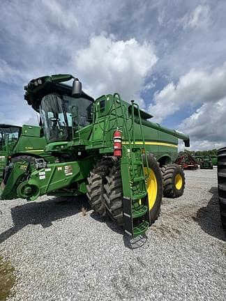 Image of John Deere S780 equipment image 1