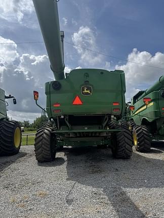Image of John Deere S780 equipment image 4