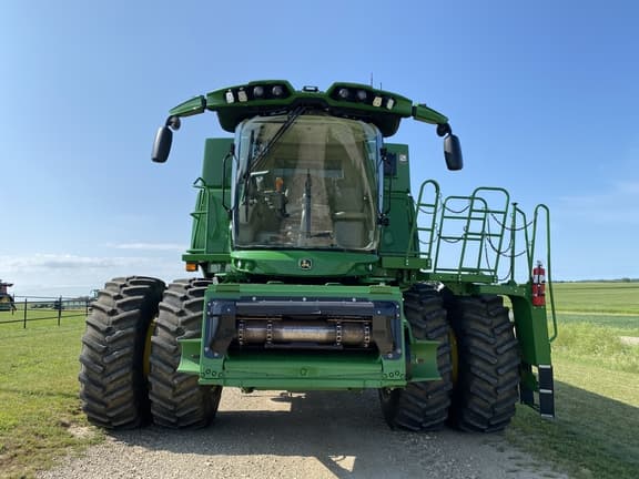 Image of John Deere S780 equipment image 1