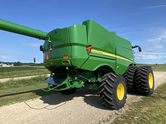 Image of John Deere S780 equipment image 4