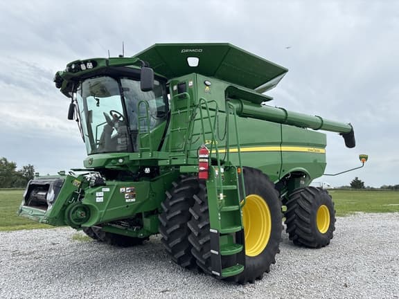 Image of John Deere S780 Primary image