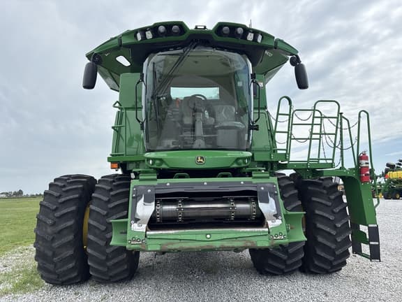 Image of John Deere S780 equipment image 1