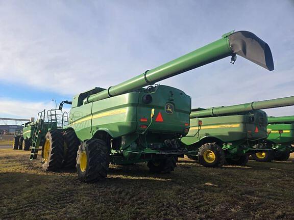 Image of John Deere S780 equipment image 1