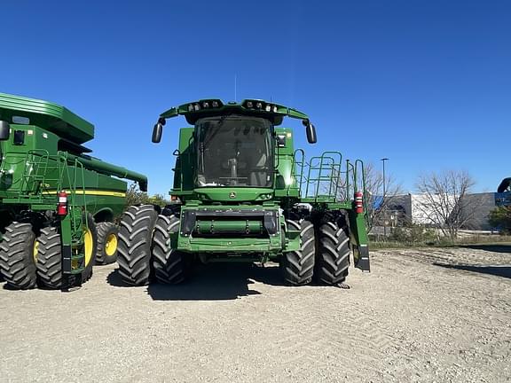 Image of John Deere S780 equipment image 2