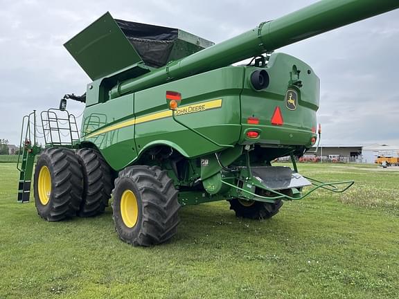 Image of John Deere S780 equipment image 2