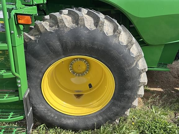 Image of John Deere S780 equipment image 2
