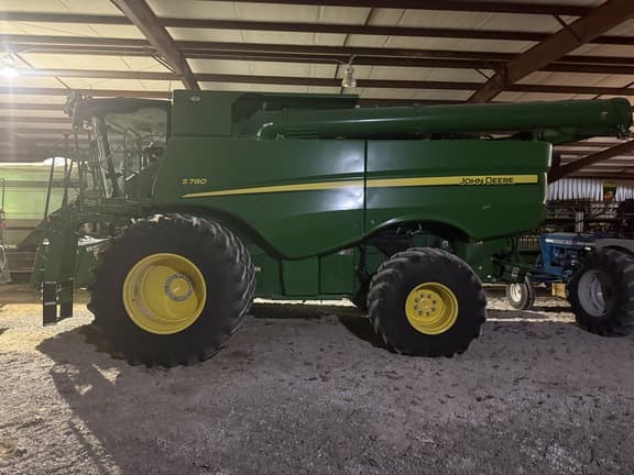Image of John Deere S780 equipment image 2