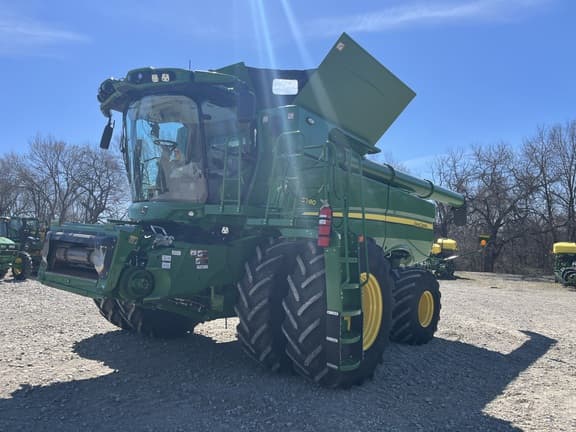 Image of John Deere S780 equipment image 1