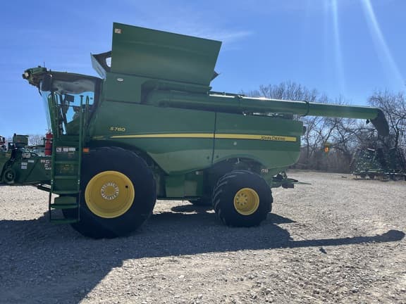Image of John Deere S780 equipment image 2