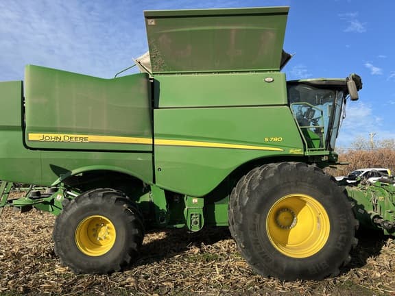 Image of John Deere S780 equipment image 2