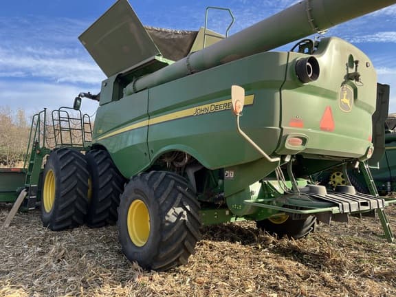 Image of John Deere S780 equipment image 4