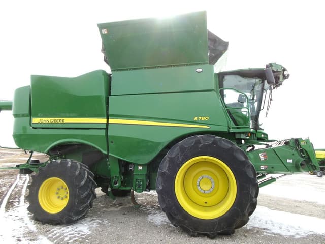 Image of John Deere S780 equipment image 4