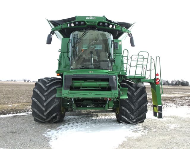 Image of John Deere S780 equipment image 2