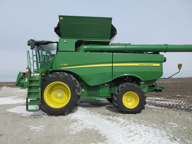 Image of John Deere S780 equipment image 1