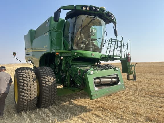 Image of John Deere S780 equipment image 3