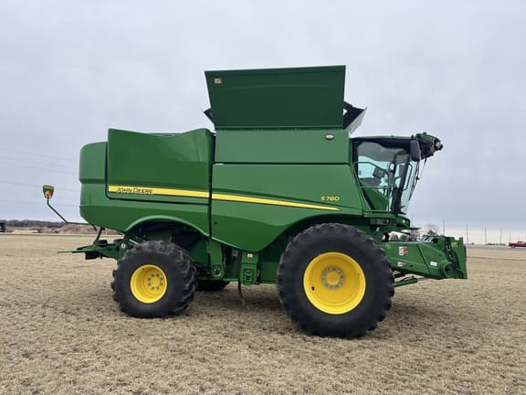 Image of John Deere S780 equipment image 4