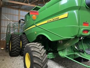 2024 John Deere S780 Image