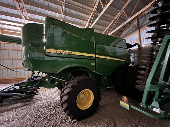 Image of John Deere S780 equipment image 1