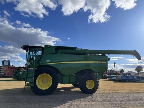 Image of John Deere S780 equipment image 4