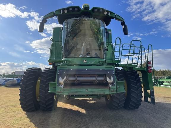 Image of John Deere S780 equipment image 2
