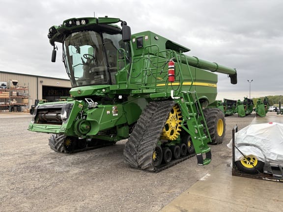 2024 John Deere S780 Equipment Image0
