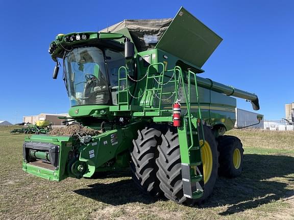 Image of John Deere S780 equipment image 2