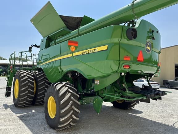 Image of John Deere S780 equipment image 4