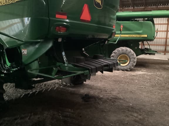 Image of John Deere S780 equipment image 1