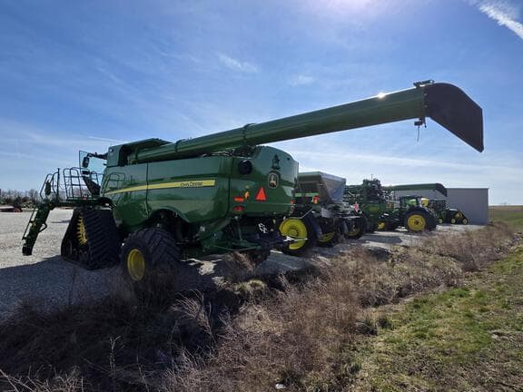 Image of John Deere S780 equipment image 4