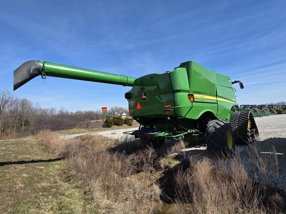 Image of John Deere S780 equipment image 1