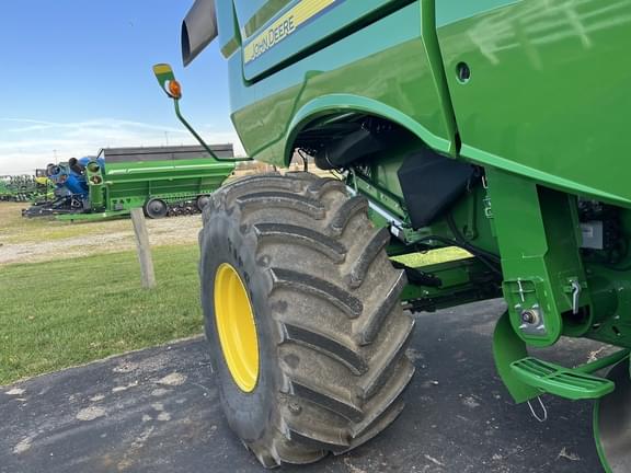Image of John Deere S780 equipment image 3