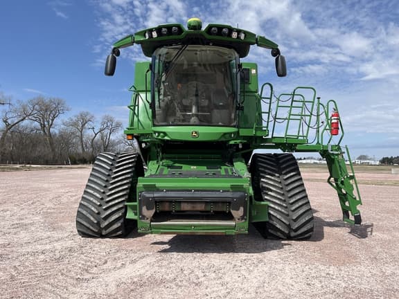 Image of John Deere S780 equipment image 1