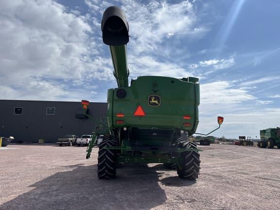 Image of John Deere S780 equipment image 4