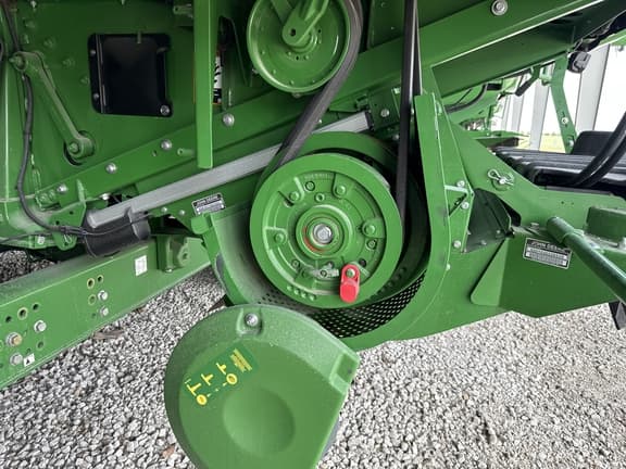 Image of John Deere S780 equipment image 2