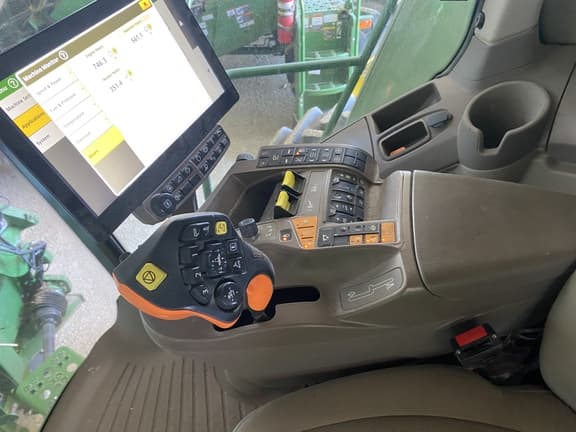 Image of John Deere S780 Image 0