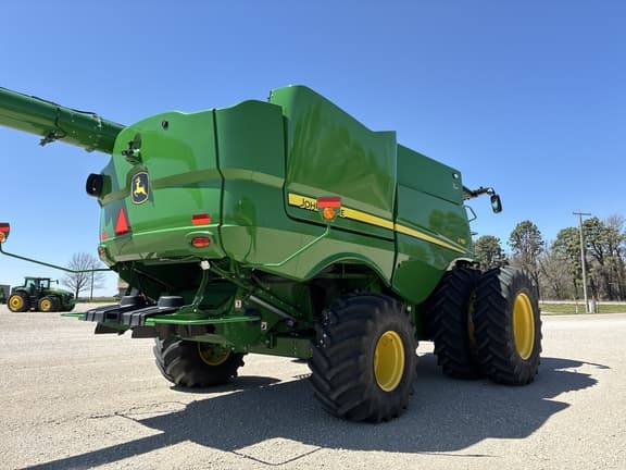 Image of John Deere S780 equipment image 4