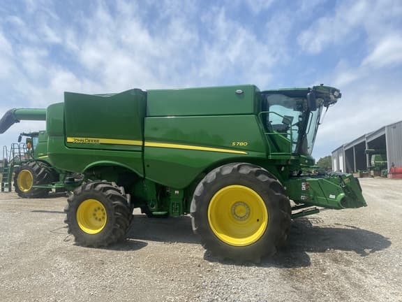 Image of John Deere S780 equipment image 3
