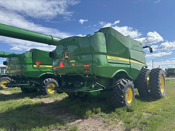 Image of John Deere S780 equipment image 3