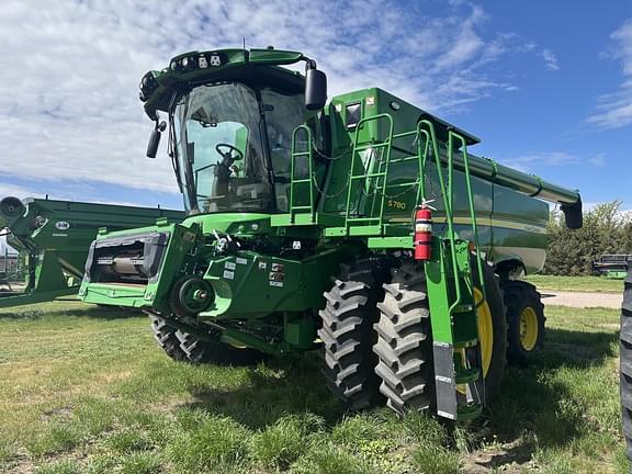 Image of John Deere S780 equipment image 1