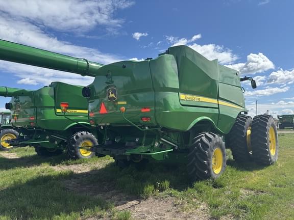Image of John Deere S780 equipment image 3