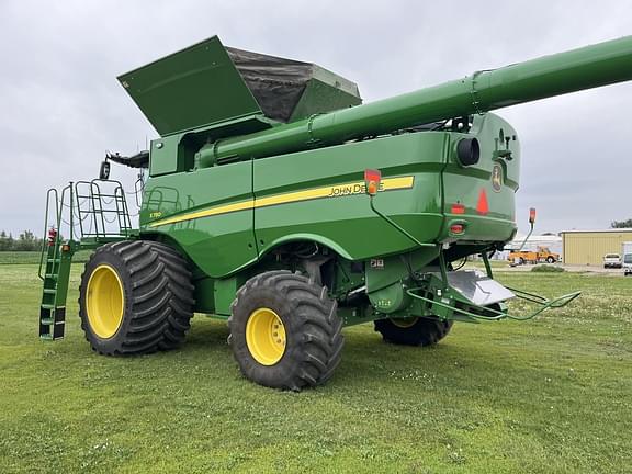 Image of John Deere S780 equipment image 2