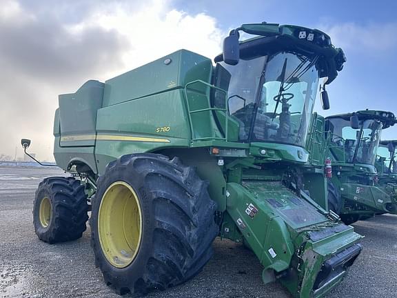 Image of John Deere S780 equipment image 2