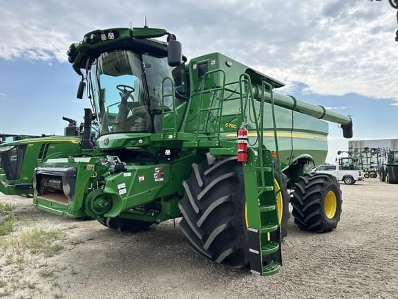 Image of John Deere S780 equipment image 2